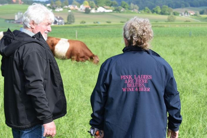 Helene und Heini Keller-Giavanon mit ihren Belties vom Husemerhof